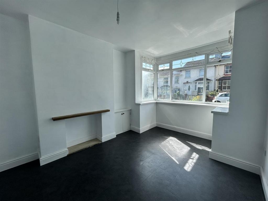 Coronation Road, Llanelli 3 bed semidetached house for sale £159,500