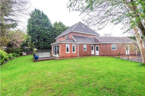 5 bedroom detached house for sale, Davyhulme Road, Urmston, Manchester, M41