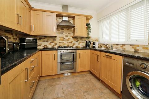 3 bedroom townhouse for sale, Manor Approach, Kimberworth, Rotherham