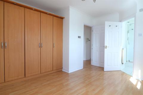 11 Cambridge Square, Redhill, RH1 6TG