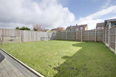 3 bedroom semi-detached house for sale, Plantation Drive, North Ferriby