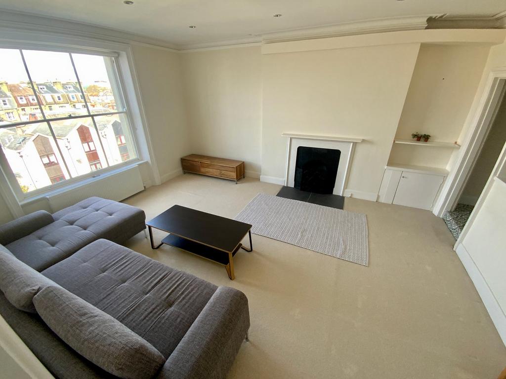 Palmeira Square, Hove, BN3 1 bed flat for sale £300,000
