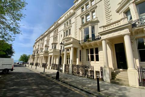 1 bedroom flat for sale, Palmeira Square, Hove, BN3