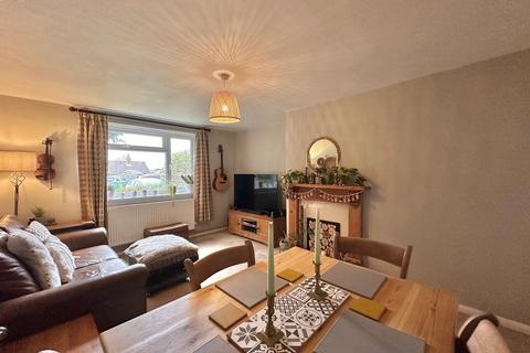6 Elm Grove, Clehonger, Hereford, HR2 9RB