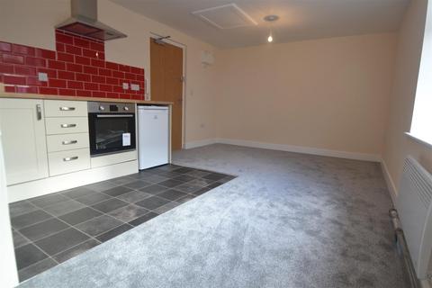 1 bedroom apartment to rent, High Street, Ringwood