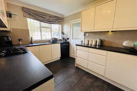 4 bedroom detached house to rent, 62 Mount Road, Tettenhall