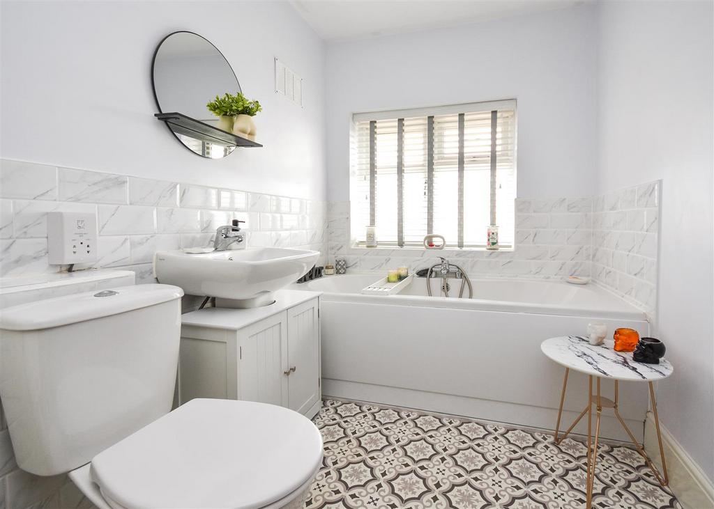 34 Delaware Avenue - Bathroom.jpg