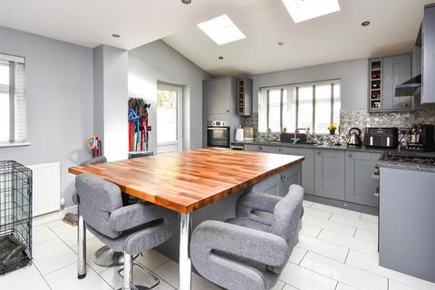 34 Delaware Avenue, Albrighton, Wolverhampton, WV7 3BW