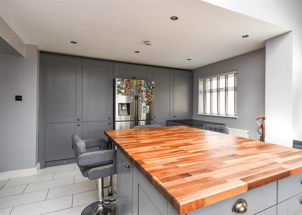34 Delaware Avenue - Dining Kitchen (2).jpg