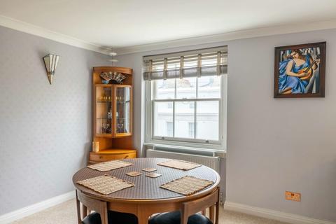 2 bedroom flat to rent, Princes Square, Bayswater, W2