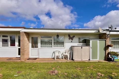 2 bedroom chalet for sale, Florida Estate, Hemsby