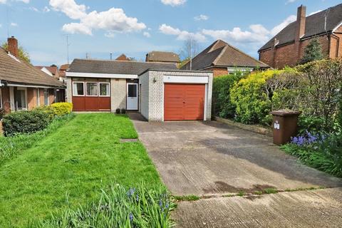 3 bedroom detached bungalow for sale, Pattens Gardens, Rochester