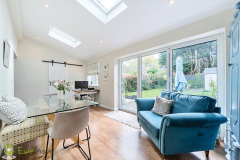 5 Abbots Road, Burghfield Common, Reading, RG7 3LD
