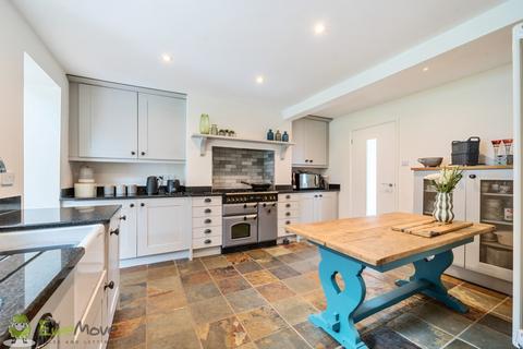 5 Abbots Road, Burghfield Common, Reading, RG7 3LD