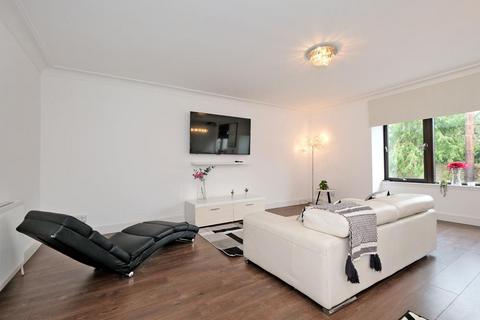 undefined, Albert Den, First Floor, Aberdeen, AB25
