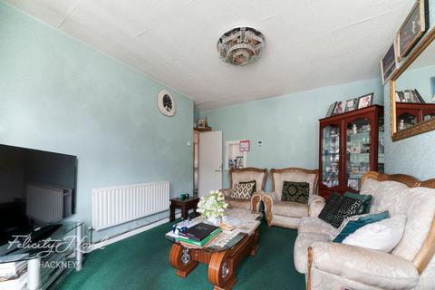 3 bedroom flat for sale - Homerton Road, Hackney, E9