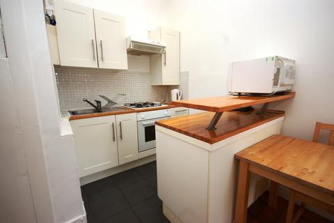 2 bedroom flat to rent, 0115L – Glen Street, Edinburgh, EH3 9JF