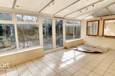 56 Chadburn, Paston, Peterborough, PE4 7DQ