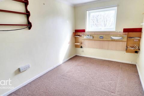 56 Chadburn, Paston, Peterborough, PE4 7DQ