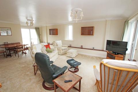 3 bedroom penthouse for sale, Wilmington Square, Eastbourne, BN21 4DX