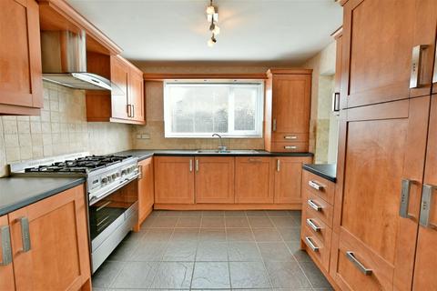 1 Callaley Avenue, Whickham, Newcastle Upon Tyne, NE16 5YR