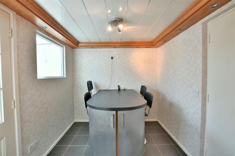 1 Callaley Avenue, Whickham, Newcastle Upon Tyne, NE16 5YR