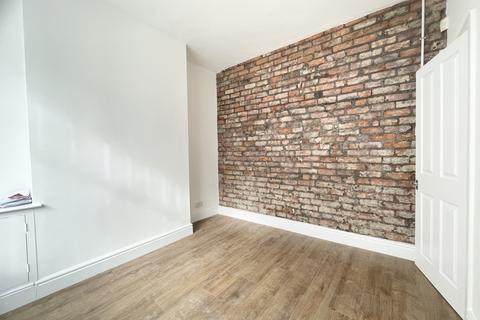 2 bedroom terraced house to rent, Longford Street, Manchester, M18