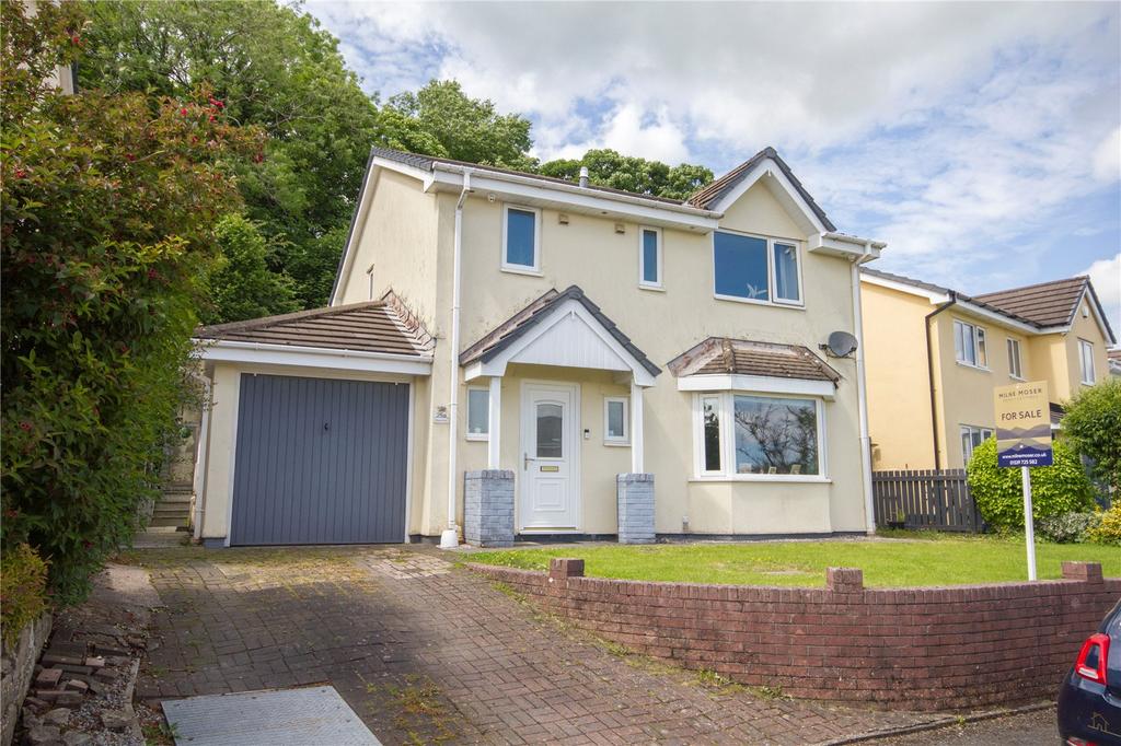Maple Drive, Kendal LA9 4 bed detached house - £375,000