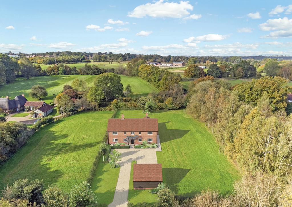 Common Road, Headley, Hampshire, RG19 4 bed property with land for sale