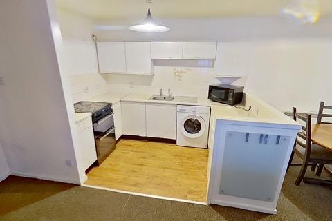 2 bedroom flat to rent, Bell Street, Merchant City, Glasgow, G4