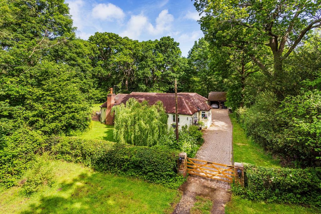 WORPLESDON 5 bed detached house for sale £1,250,000