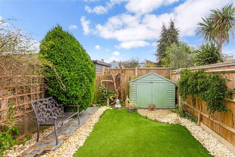 32 Appleby Close, Twickenham, TW2 5NA
