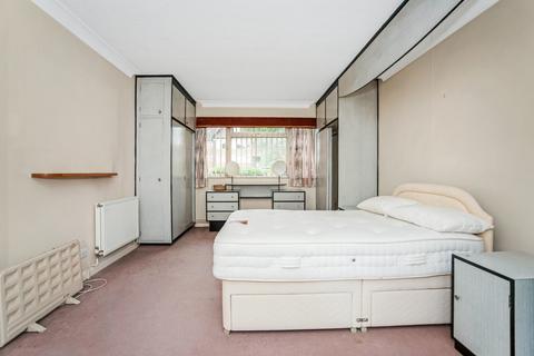 Flat 1, Kingates Court, 43 Wickham Road, Beckenham, BR3 6NB