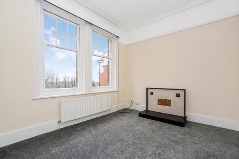 2 bedroom flat to rent, Normanton Road, South Croydon CR2