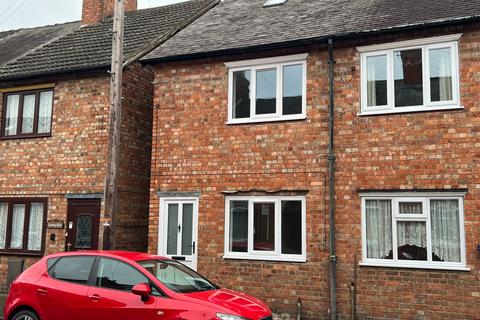 3 bedroom terraced house to rent, Tyndal Road, Grantham, NG31
