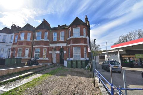 170a Plumstead Common Road, London, SE18 2UL