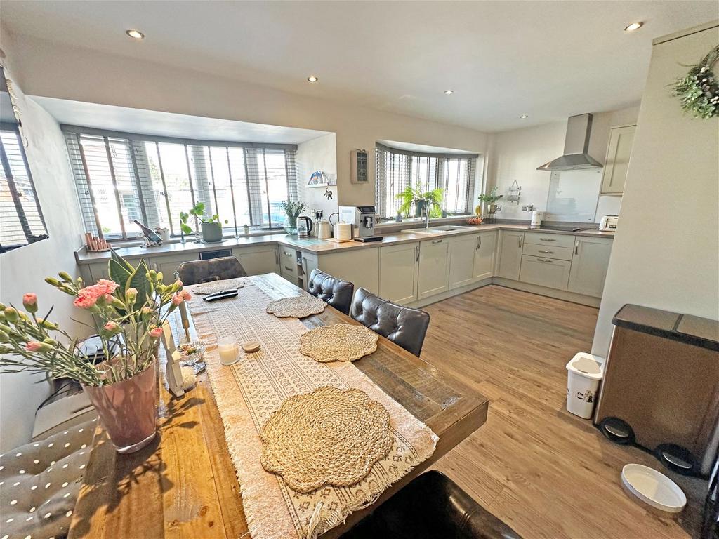 Ashdale Drive, Birmingham B14 4TU 4 bed semidetached house for sale