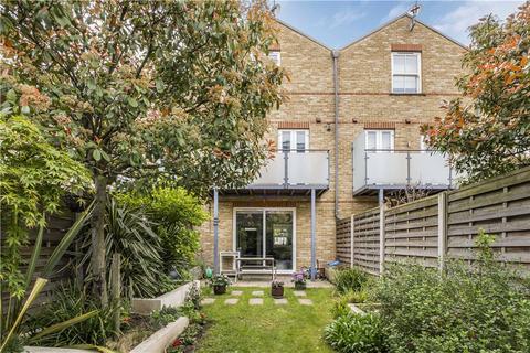 4 bedroom terraced house for sale, Pages Walk, London, SE1
