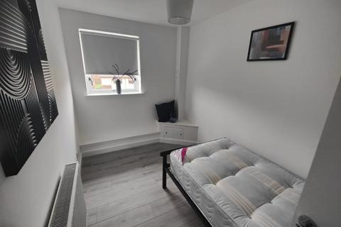 3 bedroom flat for sale, Portfolio: 122 and 124 Glencoats Drive, Paisley, Renfrewshire, PA3 1RW