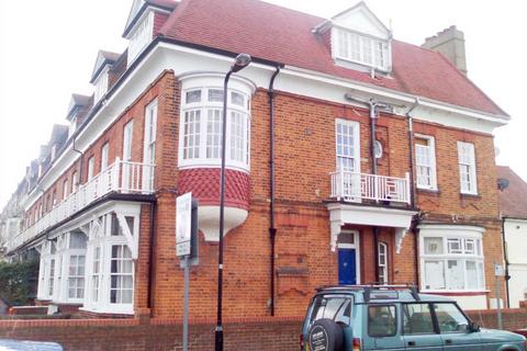 Studio to rent, The Vale, London