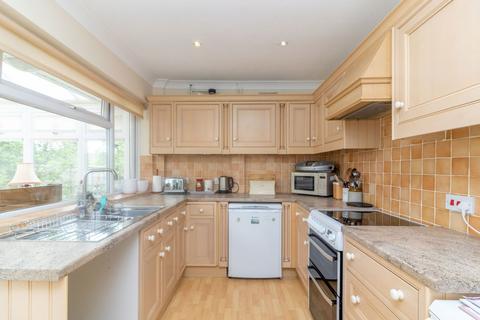 6 Bramble Hill, Alresford, SO24 9JY