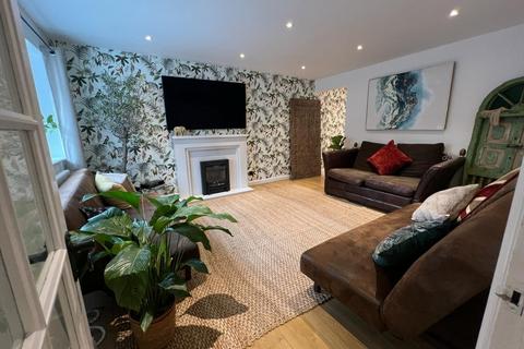 3 bedroom detached house for sale, Reedsdale, Luton, Bedfordshire, LU2 9TG