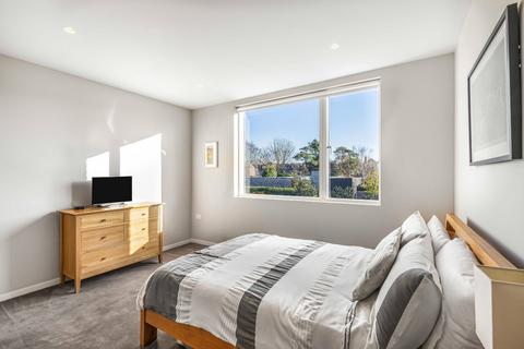 58 Munster Road, Teddington, TW11 9LL