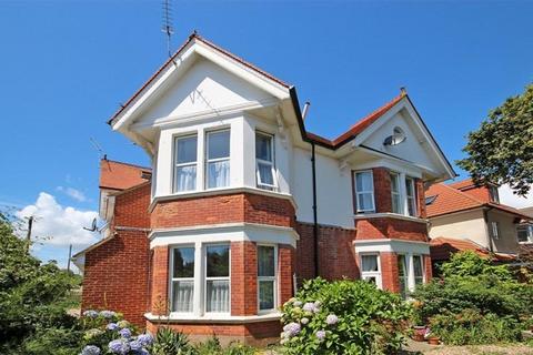 4 Bracken Road, Bournemouth, BH6 3TB