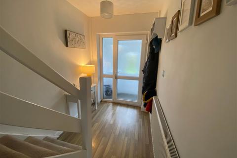 3 bedroom townhouse for sale, Lynwood Drive, Oldham