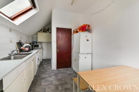 3 bedroom flat to rent, Beacon Hill, Holloway