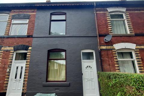 3 bedroom terraced house to rent, St. Annes Street, Bury BL9