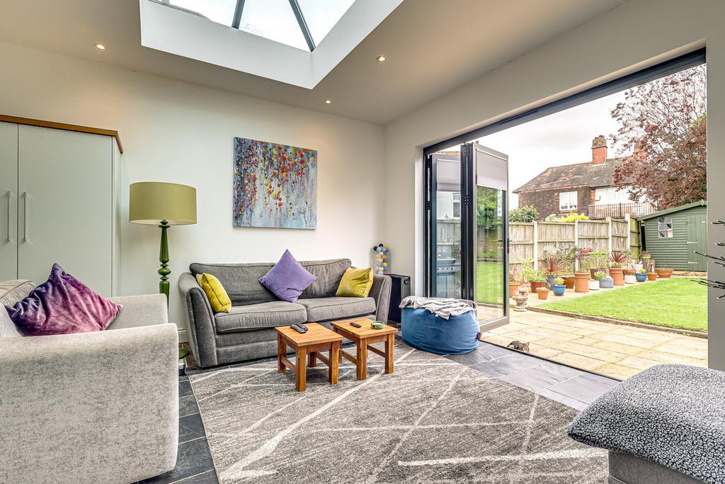Cliff Road, Leighonsea, SS9 4 bed detached house for sale £780,000