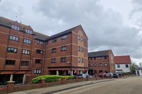 2 bedroom flat for sale, Wises Court, Mumby Road, Gosport, PO12