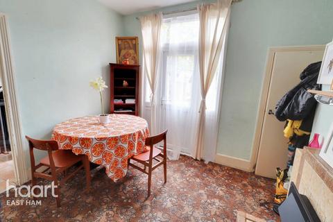 37 Alexandra Road, London, E6 6HA